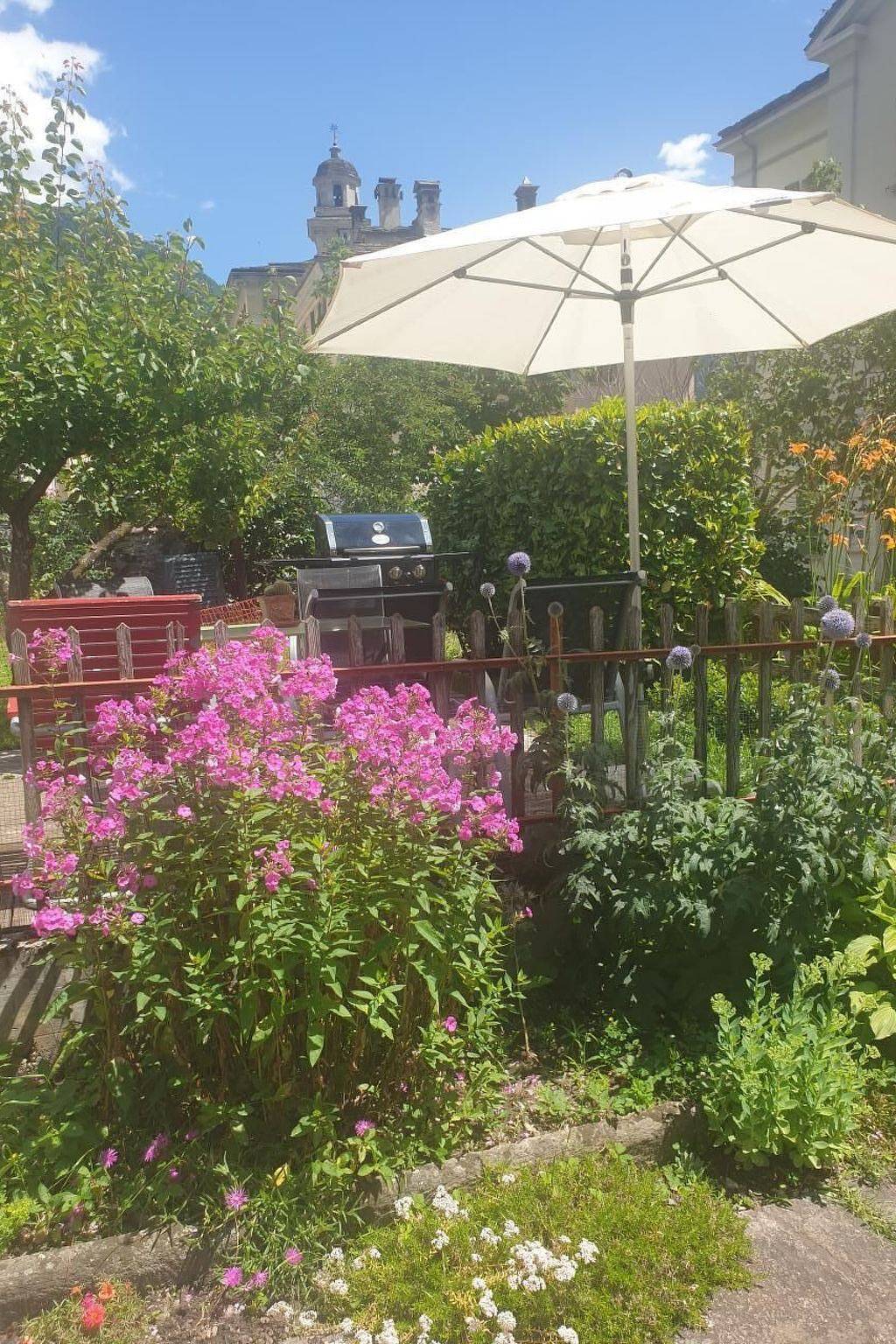 Ganze Wohnung, Geräumige Ferienwohnung in Castasegna, Bregaglia