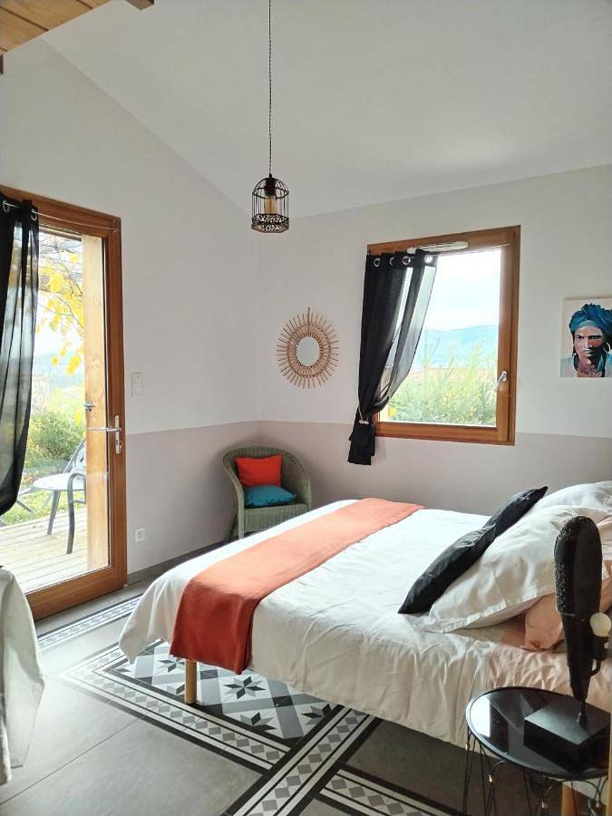 Location de vacances pour 4 personnes, avec terrasse ainsi que vue et jardin à Saint-Appolinard - 3