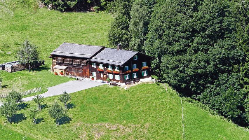 Ferienhaus für 16 Personen, mit Garten