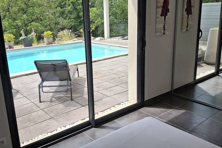 Location de vacances pour 6 personnes, avec jardin à Chasteaux - 2