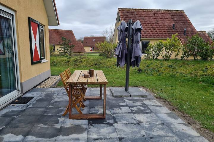 Bedstead cottage in child and animal friendly vacation park in Drenthe