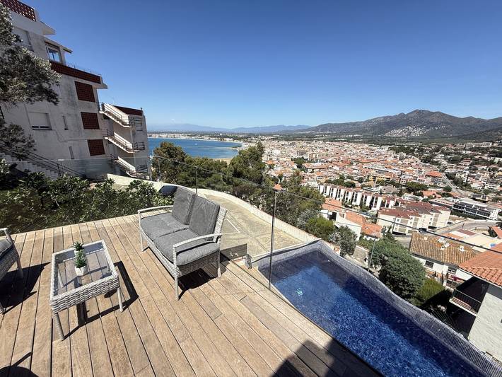 Villa für 6 Personen, mit Balkon/Terrasse in Roses - 2