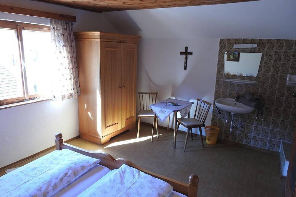 Zauneralm - Doppelzimmer mit Dusche u. fl. Wasser (Wc im Gang) in Gössenberg, Schladming-Dachstein