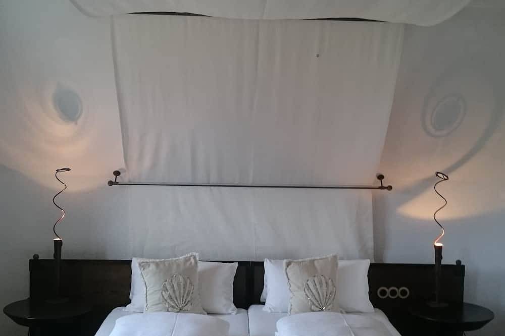 Ganze Wohnung, Ferienwohnung Seeblick mit Seeterrasse, Strand, Steg, Bootsliegeplatz in Alt Schwerin, Plauer See
