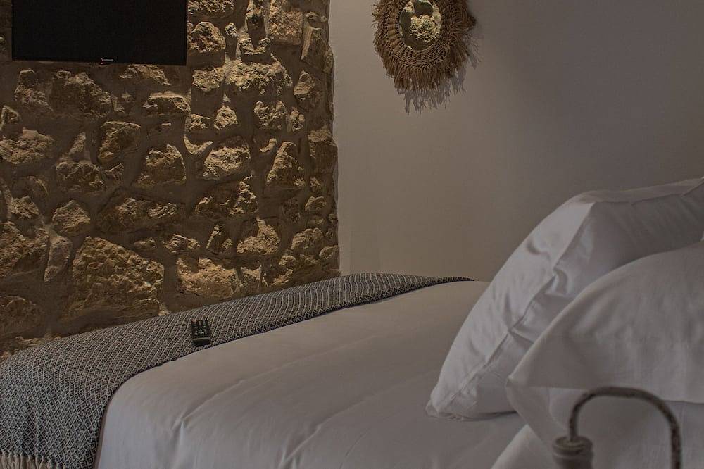 Entire apartment, La Casa Del Miracle. 1st floor ; 4 bedrooms. in Balaguer, Noguera
