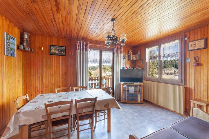 Chalet für 4 Personen, mit Balkon und Garten im Jura - 2