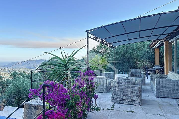 Vakantiehuis voor 6 personen, with tuin and balkon as well as zwembad, kindvriendelijk in Grasse