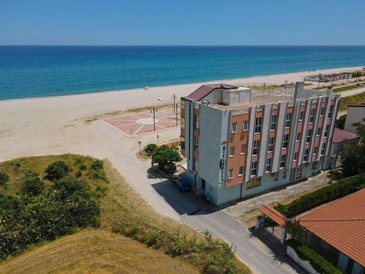 Hôtel pour 4 personnes, avec Terrasse et Jardin dans Marina di Davoli