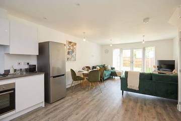 Holiday Rental for 6 People in Derby, Midlands, Photo 3