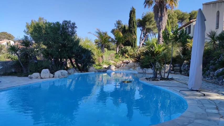 Gîte pour 4 personnes, avec bassin pour enfant et piscine ainsi que jardin et vue, adapté aux familles à Sausset-les-Pins - 3