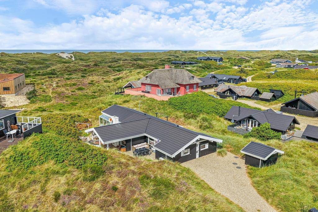 Großes Poolhaus mit Sauna und Whirlpool nah an Meer und Stadt in Vejers Strand, Varde