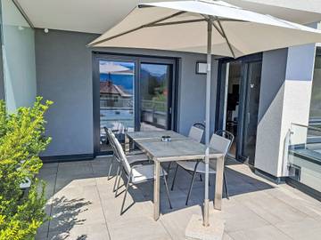 Ferienwohnung für 2 Personen, mit Seeblick und Garten in Treffen am Ossiacher See