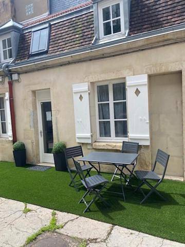 Gîte pour 7 personnes, avec terrasse dans Office De Tourisme De Dijon - 4