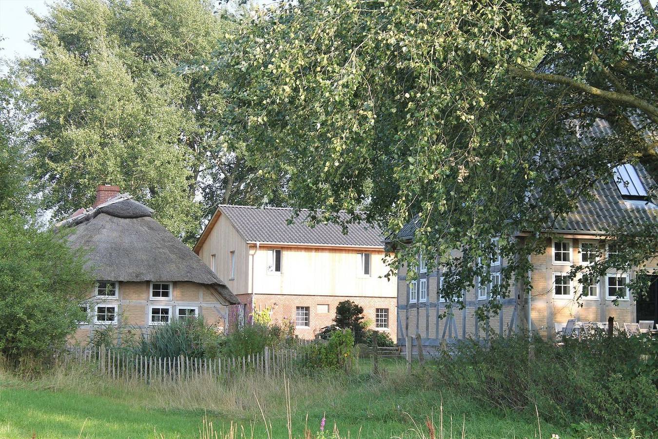 Alte Scheune in Strandnähe mit Kamin, Sauna und viel Platz für Familien in Geltinger Birk, Pommerby