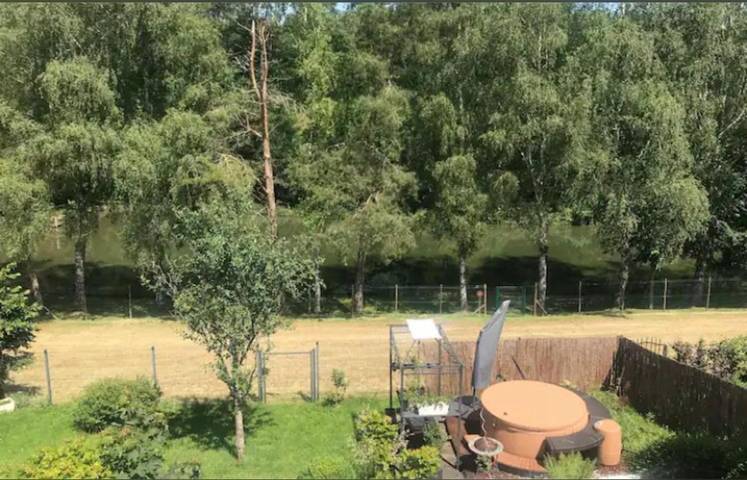 Camping pour 2 personnes, avec Jacuzzi et Terrasse ainsi que Jardin et Vue