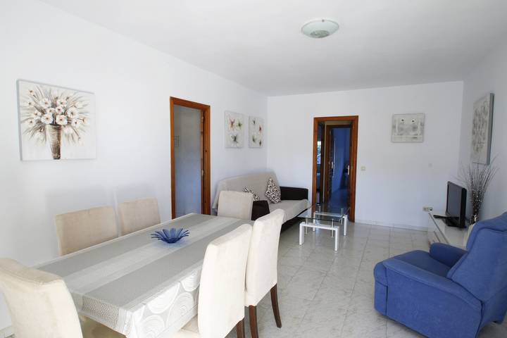 Apartamento entero, Acogedor apartamento en la playa con aparcamiento y piscina in Cambrils, Costa Dorada