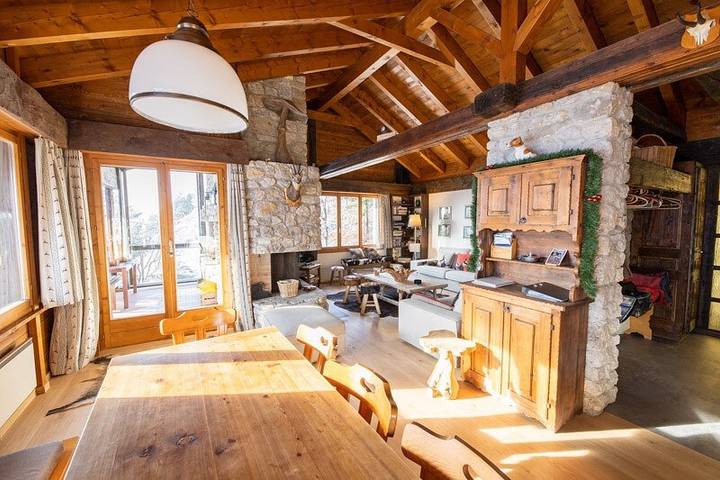 Dailles n° 7, riesiges Chalet in Südlage in Chalais (Schweiz), Walliser Alpen