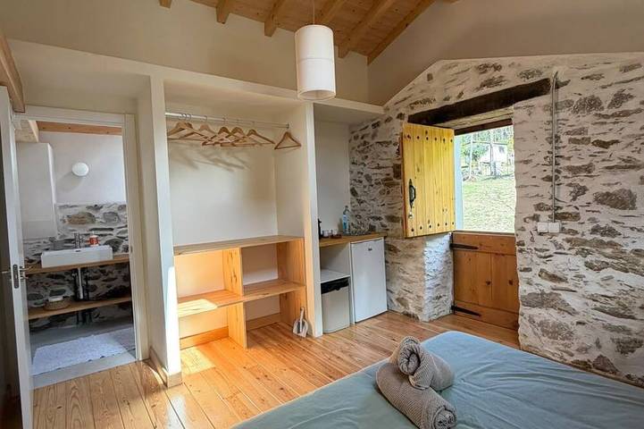 Suite Limoreïra - Chambre privée et séparée in Valdoviño, Rías Altas