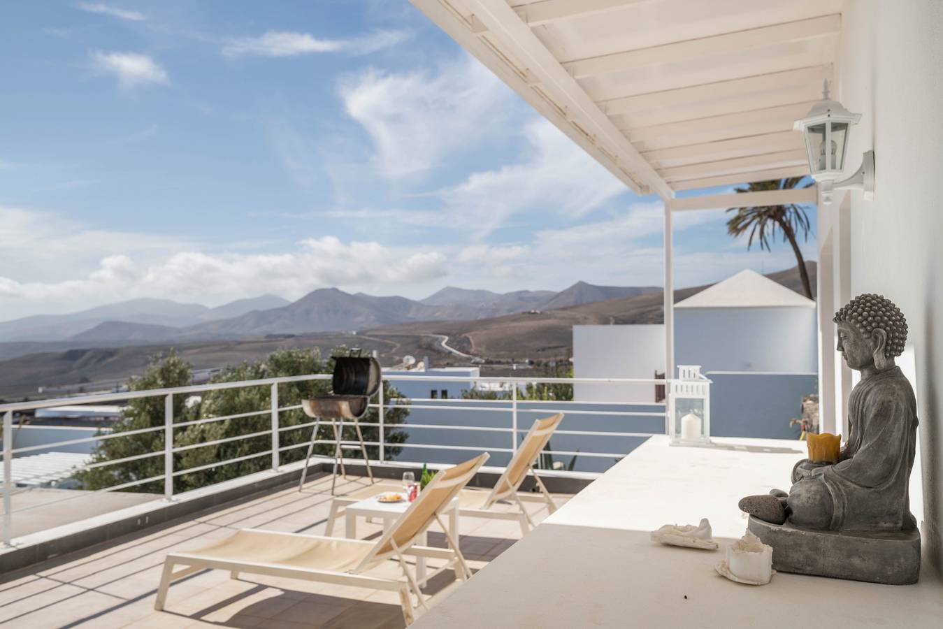 Appartement de vacances "Amanecer" avec vue sur la mer et la montagne, terrasse et piscines in Mácher, Tías