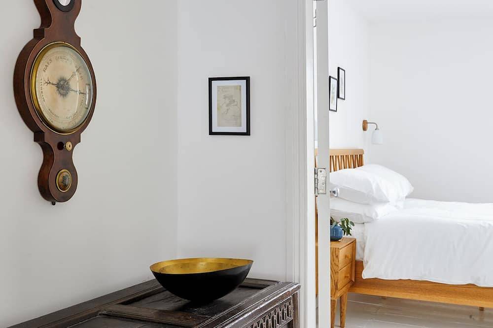 Beautiful 4 bedroom cottage near the beach in Whitstable in Whitstable, Kent