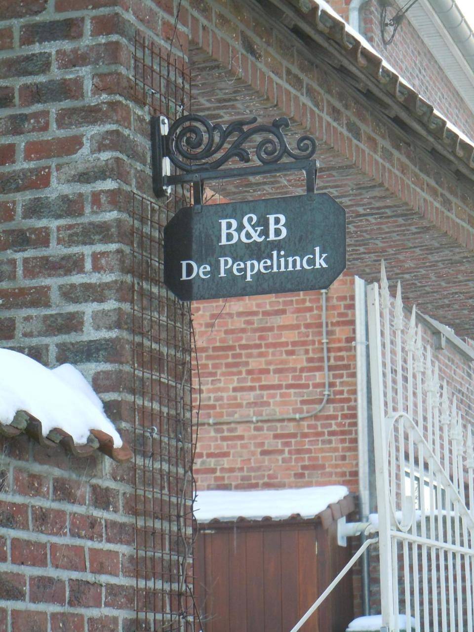 Double or Twin Room with Private Bathroom in Denderwindeke, Ninove