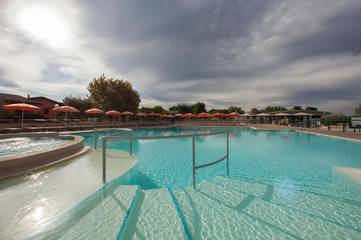 Ferienpark für 6 Personen, mit Pool und Balkon am Gardasee