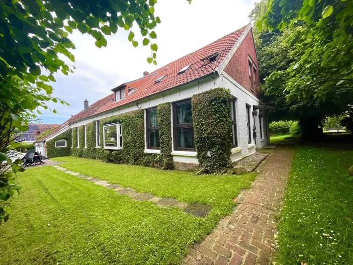 Ferienwohnung für 3 Personen, mit Terrasse und Garten in Emden