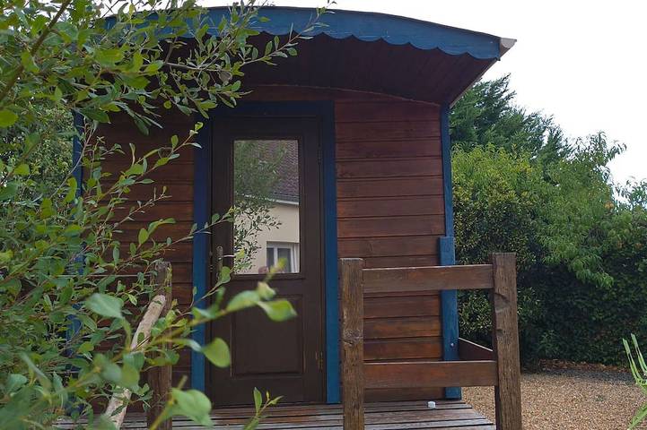 Caravana Única con Baño Nórdico Privado en La Flèche in La Flèche, Sarthe