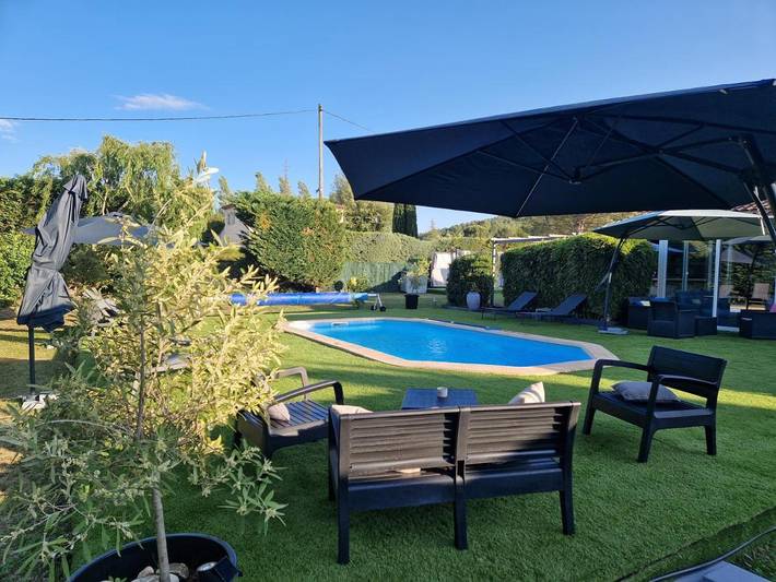 Location de vacances pour 2 personnes, avec jardin ainsi que vue et piscine à Cabriès - 2