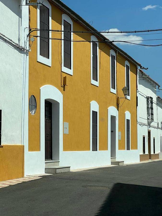Casa rural para 14 personas, con piscina además de jardín y vistas, Se admiten mascotas en Belmez