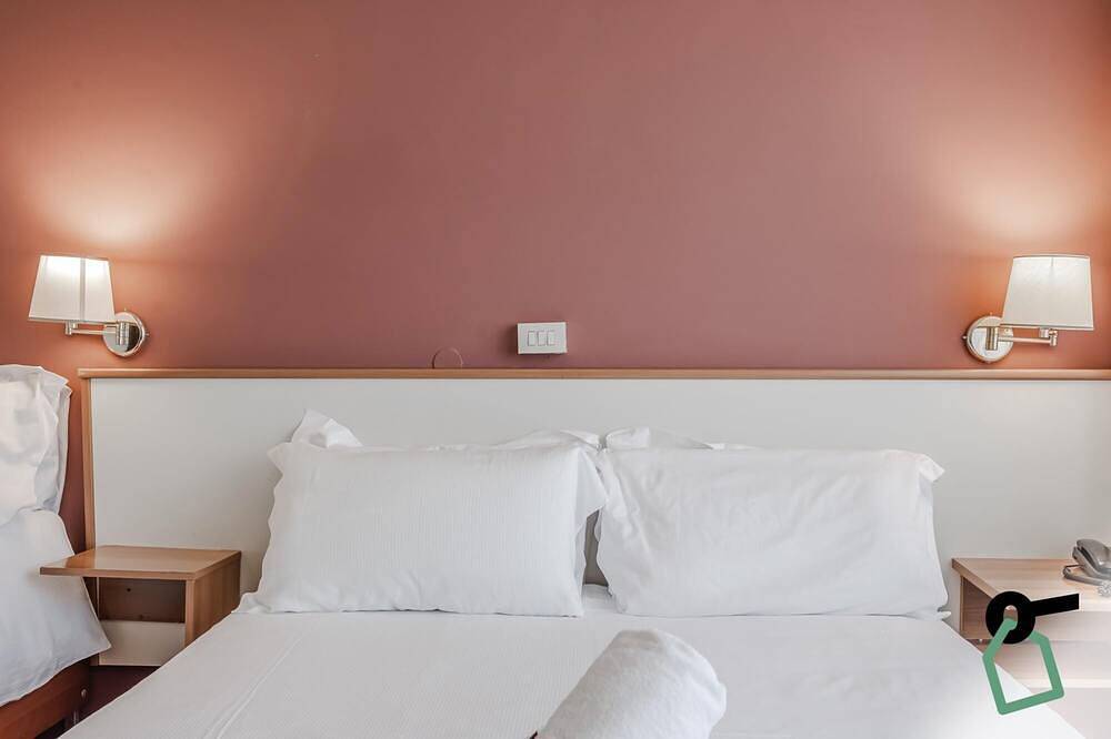 Camera Tripla | Hotiday Hotel Celle Ligure in Celle Ligure, Riviera di Ponente