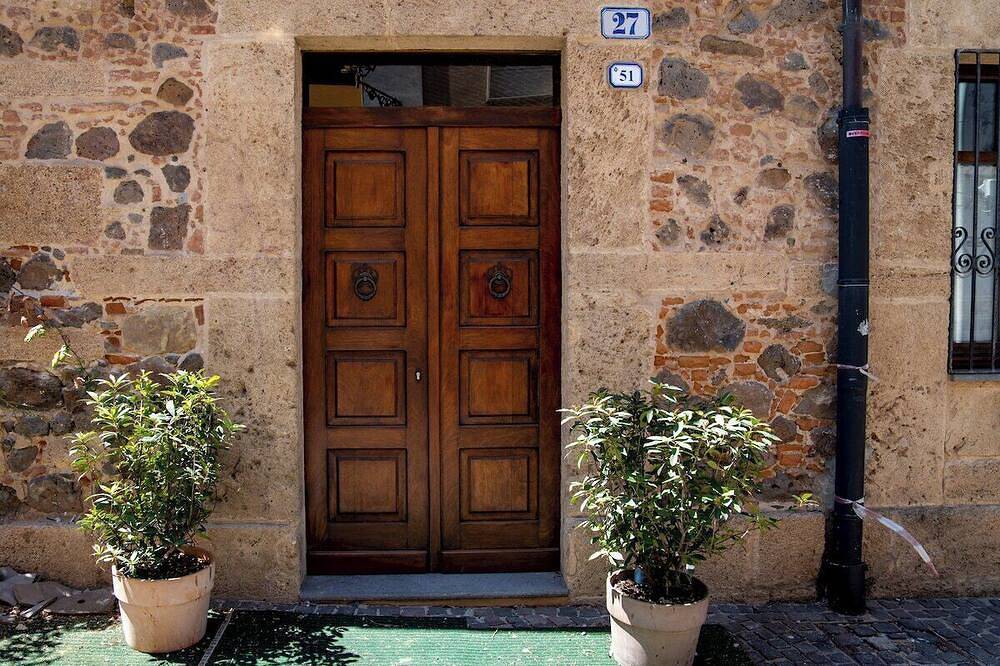 Borgo Santa Chiara Heritage Home in Oristano, Campidano