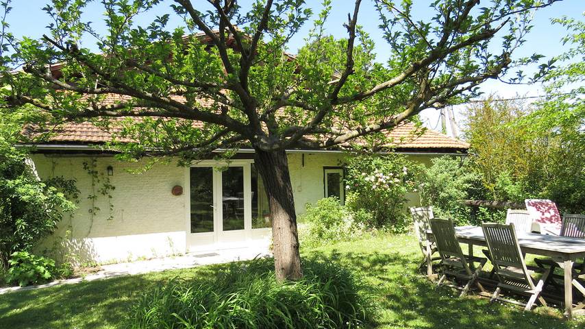 Gîte pour 7 personnes, avec terrasse ainsi que jardin et piscine à Montmaur