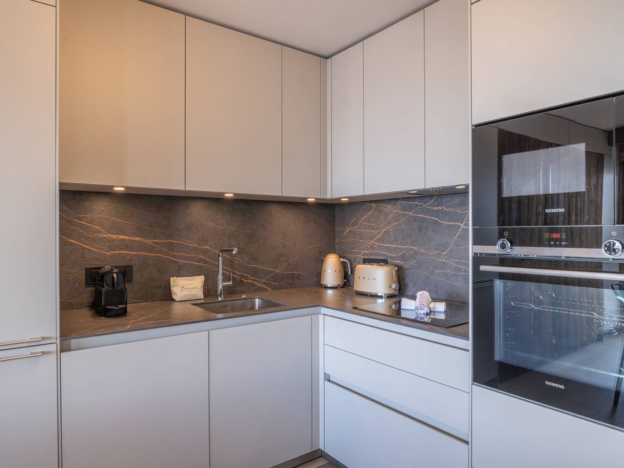 Appartement entier, Appartement haut standing au cœur de la station, jusqu'à 8 personnes in Huez, Parc national des Écrins
