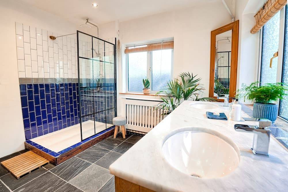 Ganze Wohnung, Spacious Sea-View Apt. Overlooking St Ives Bay in Gwithian, Cornwall