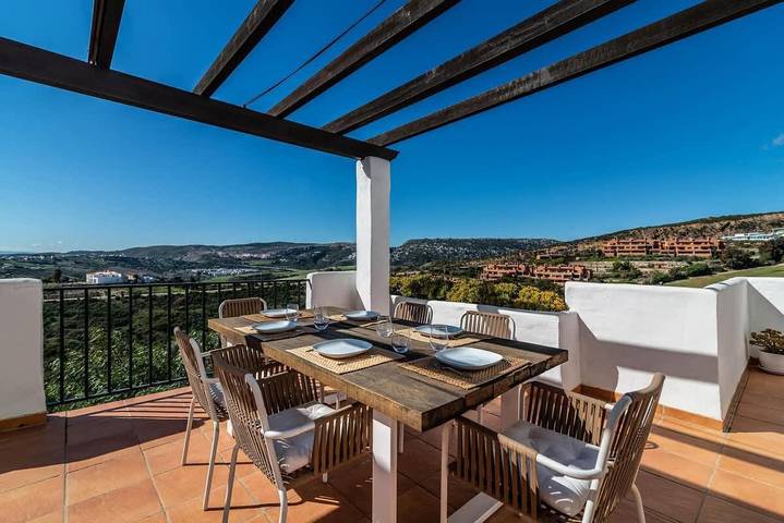 Ganze Wohnung, Casares Golf Penthouse by Costarentals in Casares del Sol, Casares