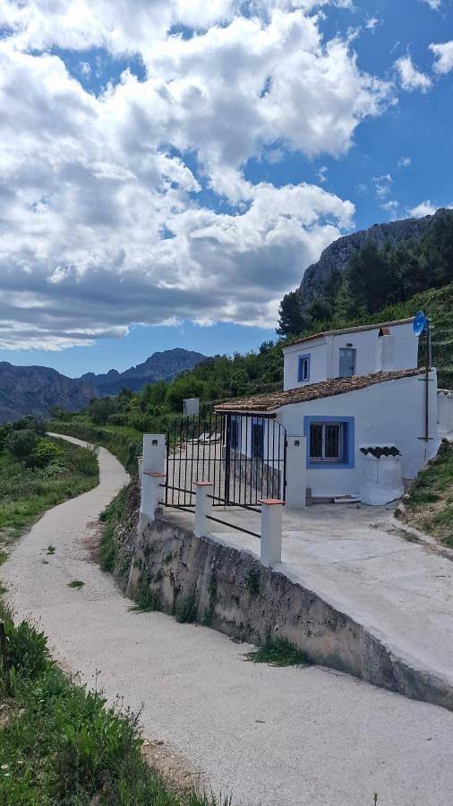 Gîte pour 4 personnes, avec jardin et vue à Tàrbena - 2