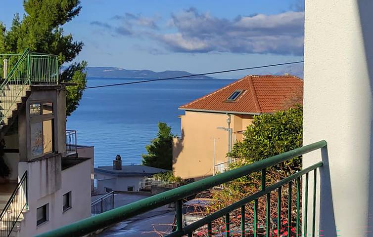 Apartamento vacacional entero, Apartamento tranquilo con vistas al mar, wifi, aire acondicionado y aparcamiento en Podgora in Podgora, Rivera de Makarska