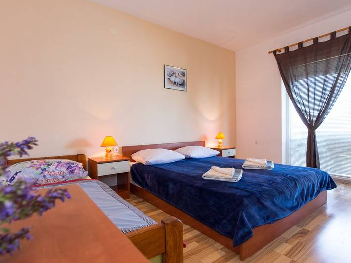 Ferienwohnung für 4 Personen, mit Garten und Pool sowie Terrasse in Senj - 3