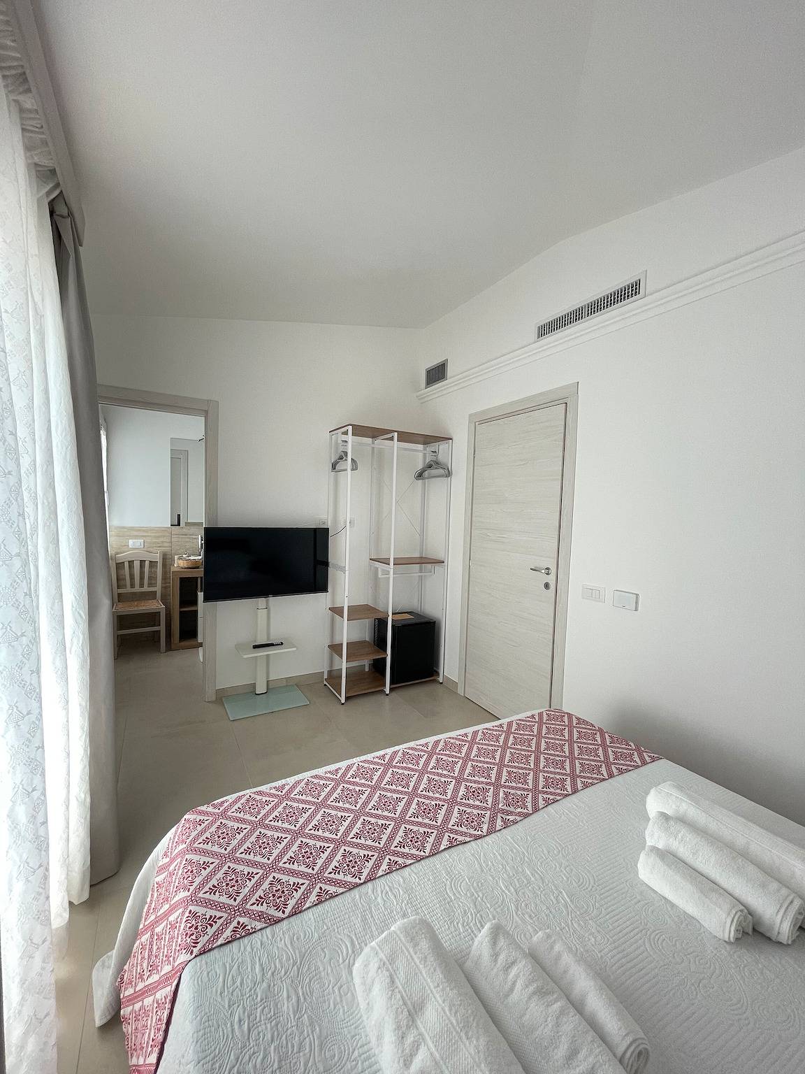 Guest House 'Grazia Deledda' with Shared Terrace, Wi-Fi and Air Conditioning in Lotzorai, Ogliastra Province