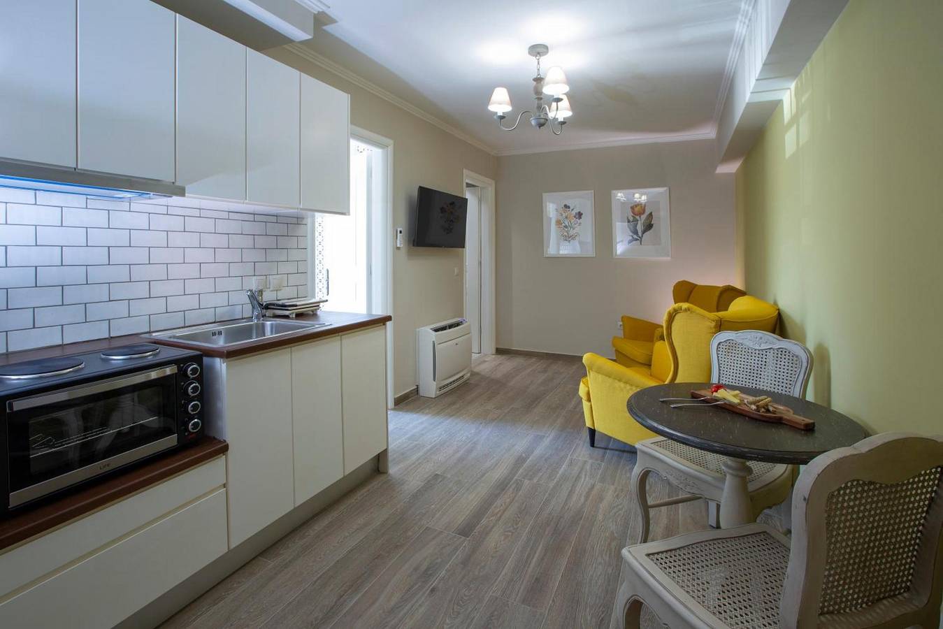 Ganze Wohnung, Apartment 'One-Bedroom Suite B' mit Balkon und Klimaanlage in Nydri, Griechenland