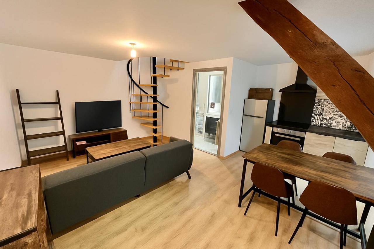 Appartement entier, One-Bedroom Apartment in Auxonne, Région de Dijon