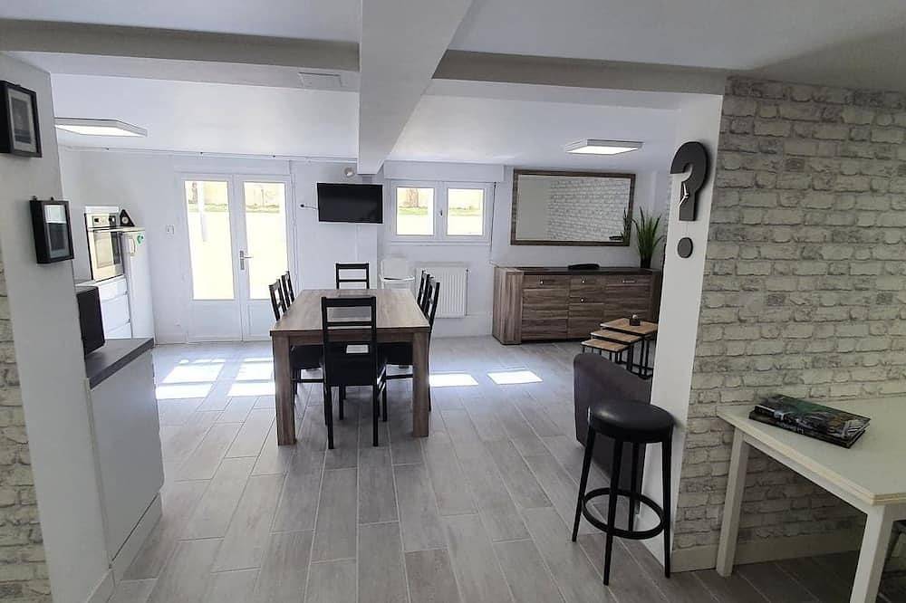 Ganze Wohnung, Apartment 60 m² with small garden 400m from a beach in Dinard, Saint-Malo und Umgebung