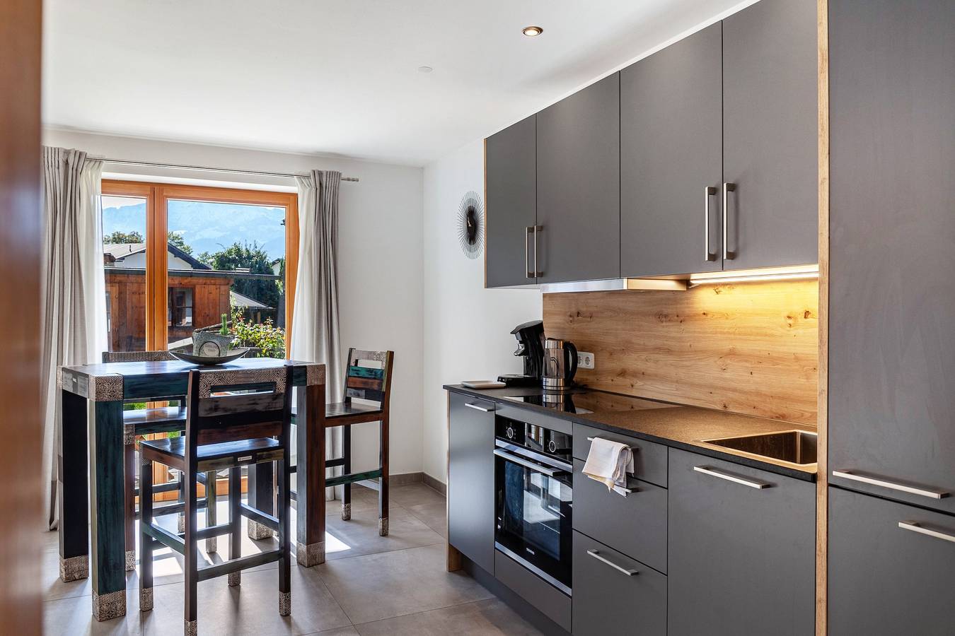 Appartement 'Ferienwohnung Pflegersee' met uitzicht op de bergen, eigen terras en Wi-Fi, foto 12