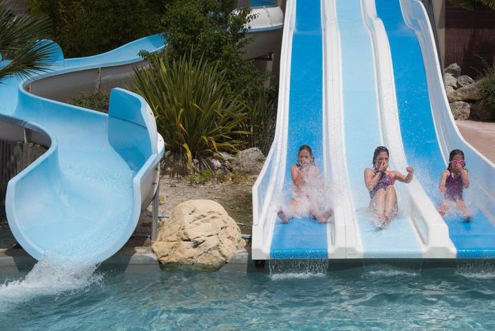 Camping pour 2 personnes, avec terrasse et piscine à Royan - 4