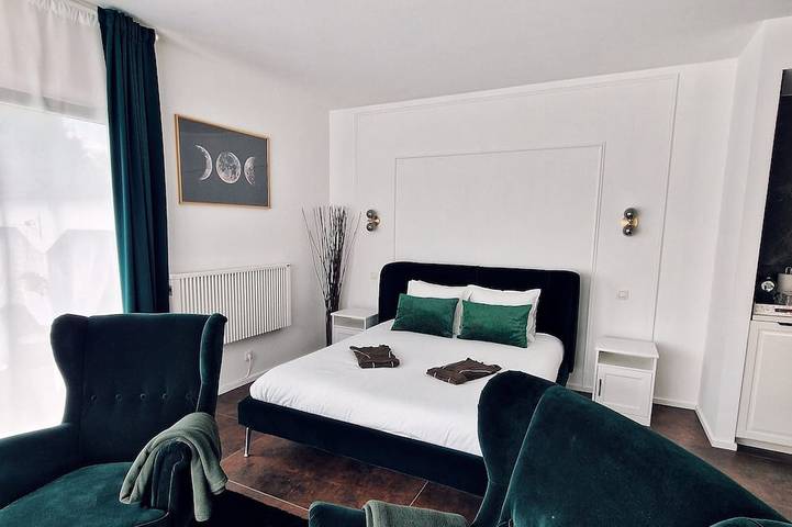 Location de vacances pour 2 personnes, avec jardin ainsi que terrasse et jacuzzi dans Jemeppe - 2