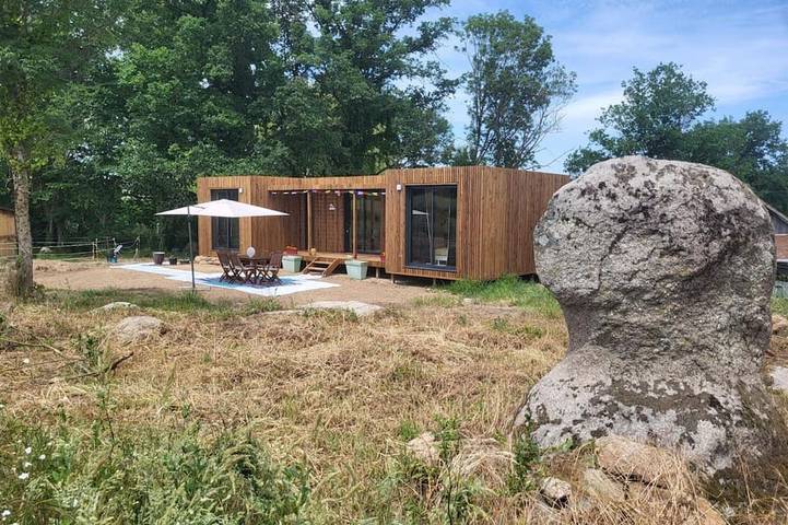 Gîte pour 4 personnes, avec piscine et jardin