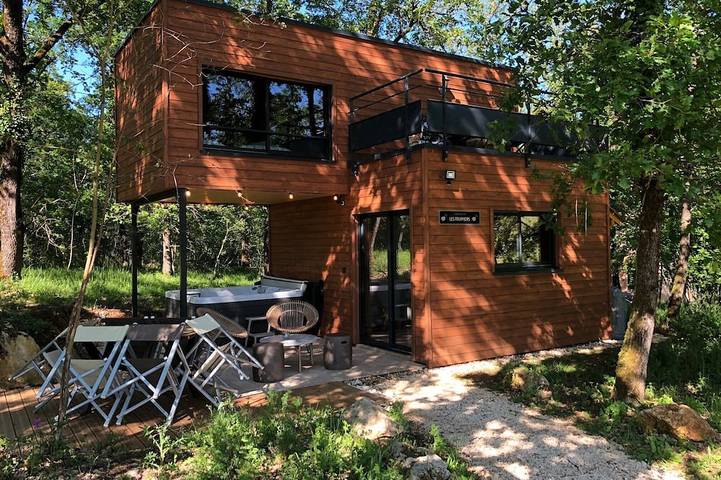 Cabane en bois pour 6 personnes, avec jardin ainsi que balcon et piscine - 1