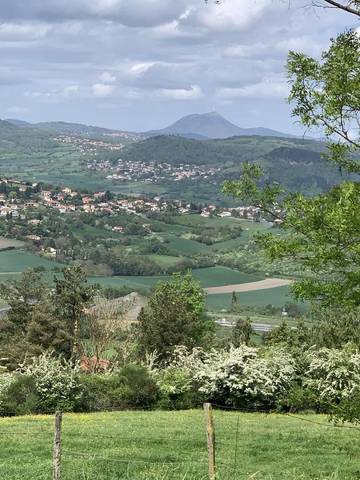 Gîte pour 2 Personnes dans Le Crest, Région de Clermont-Ferrand, Photo 1