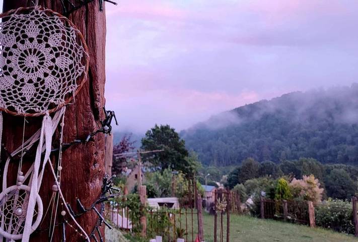Gîte pour 4 personnes, avec Terrasse ainsi que Jardin et Vue à Poupehan